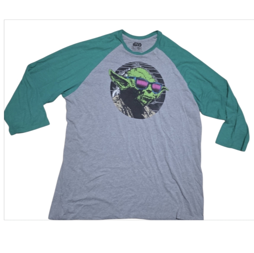 Star Wars Men’s Size XXL Grey Green Yoda Graphic 1/2 Long Sleeve